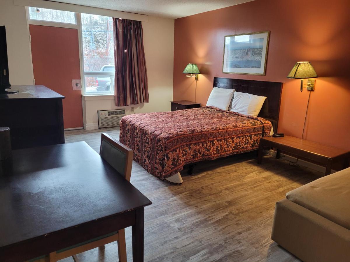 Midtown Hotel Parry Sound Eksteriør billede