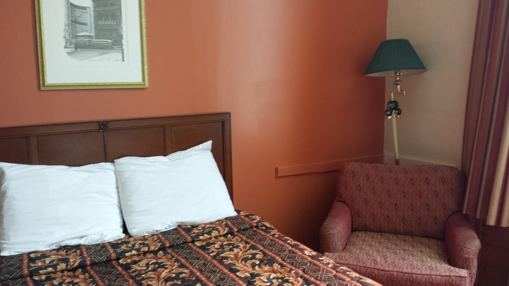 Midtown Hotel Parry Sound Eksteriør billede