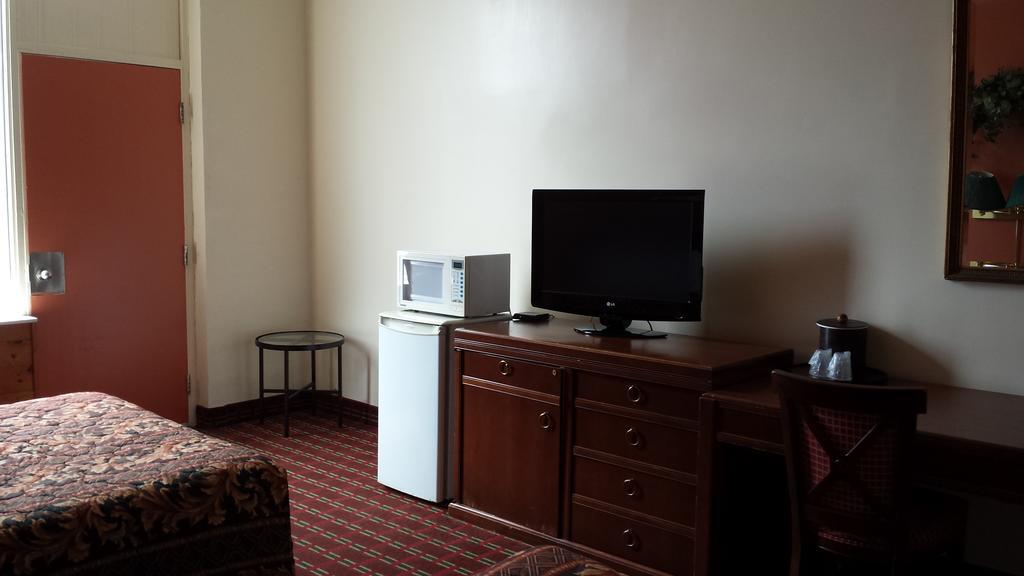 Midtown Hotel Parry Sound Eksteriør billede